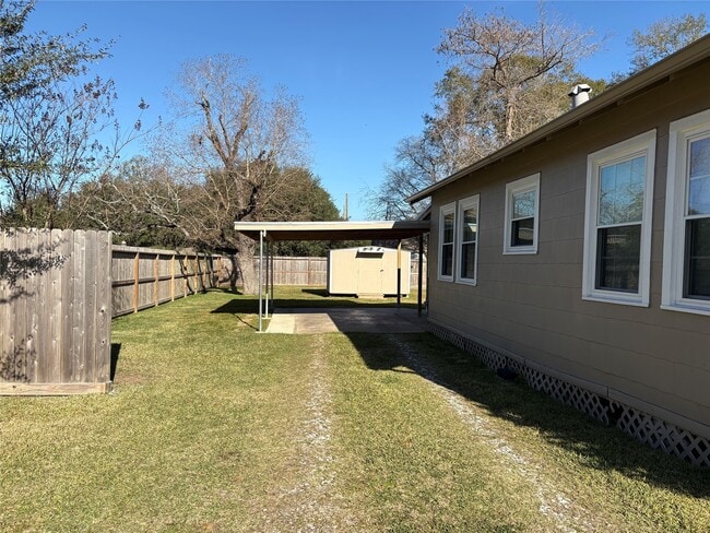 Building Photo - 510 Hicks St