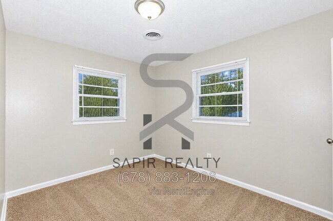 Building Photo - 4716 Oak St