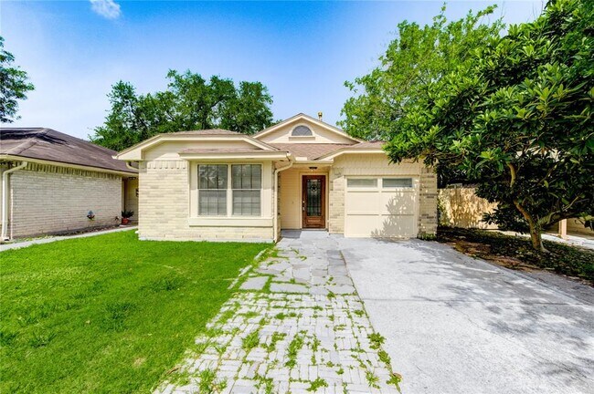 Building Photo - 5207 Beaverhill Dr