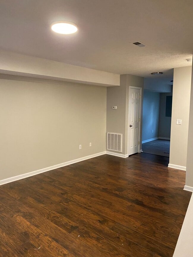 Building Photo - Hurry! This 2 Bed/1.5 Bath, 2-Story Condo in Gray for $1350 Won't Last!