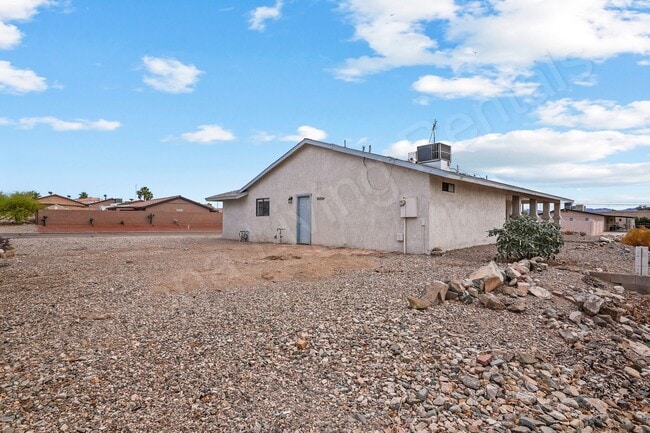 Building Photo - 2699 Smoketree Ave N