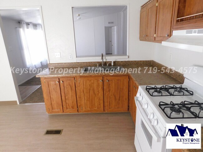 Building Photo - 2624 Lowell Ave