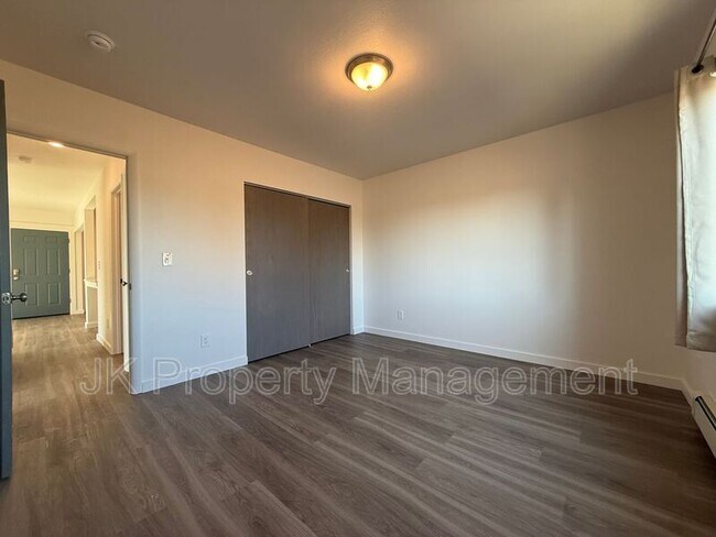 Building Photo - 3440 11th Ave S