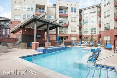 Building Photo - 275 S Cherokee St