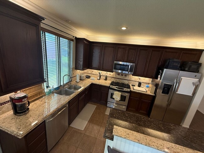 Building Photo - 3-Bedroom Single-Story Home with Smart Features & Remodeled Kitchen in Castaic!