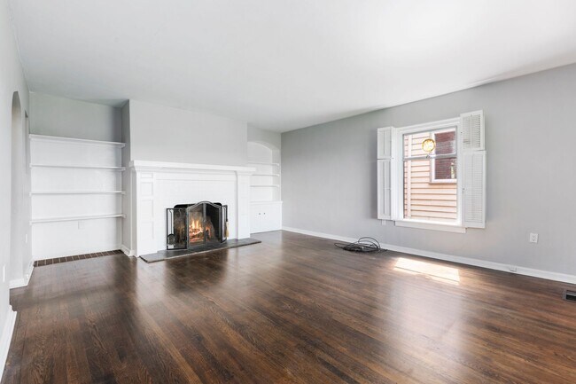 Building Photo - 3814 46th Ave NE