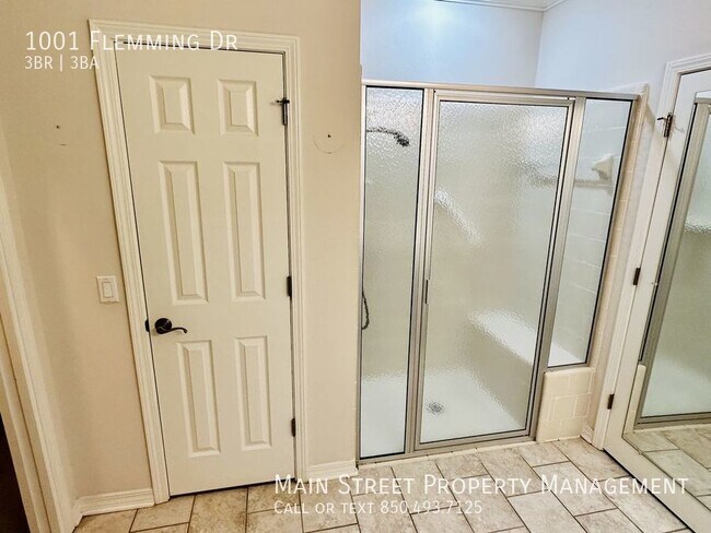 Building Photo - 1001 Fleming Dr