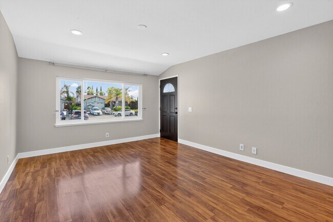 Building Photo - 4769 Renzo Ct