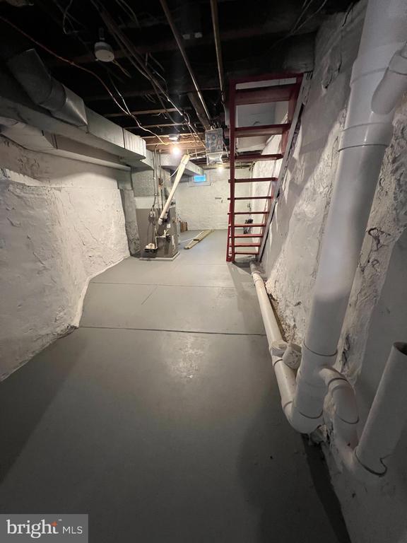 Building Photo - 434 Birch St