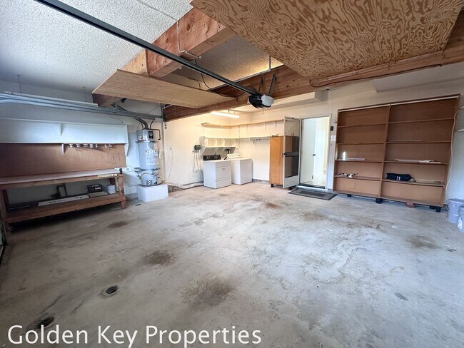 Building Photo - Move-in ready townhome in desirable Summerhill community in Encinitas!