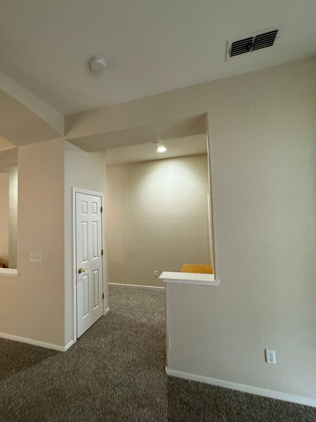 Building Photo - Roseville home with new artificial grass