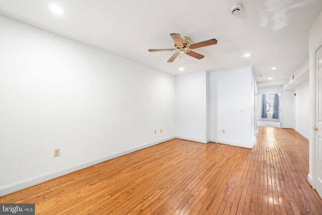 Building Photo - 48 N Front St