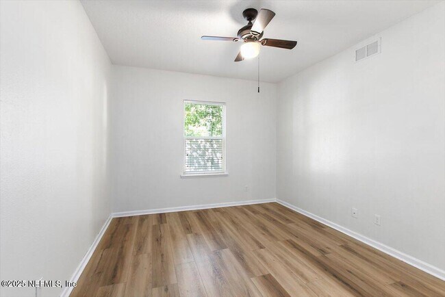 Building Photo - 2875 Golden Lake Loop