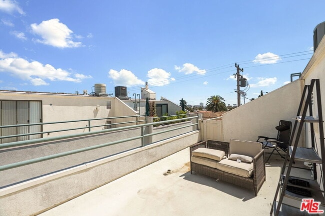 Building Photo - 812 16th St
