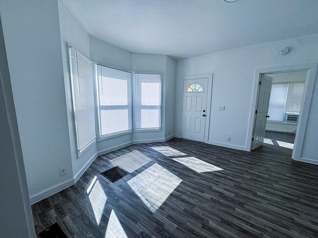 Building Photo - 1106 Portage Ave