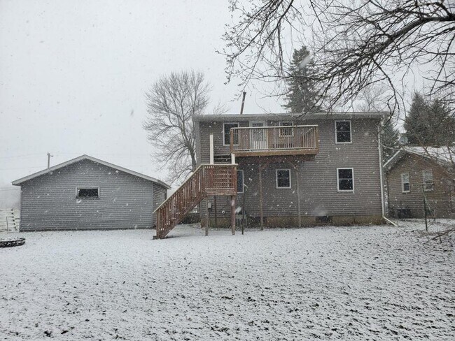 Building Photo - 11365 Stinson Ave