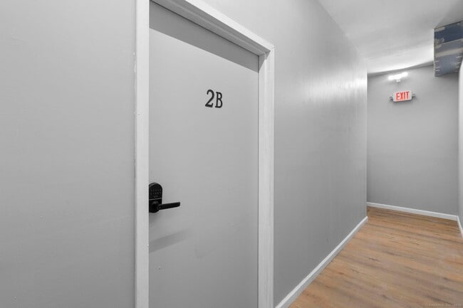 Building Photo - 140 Grand St