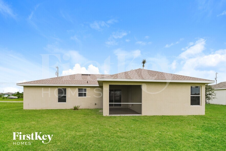 Building Photo - 1412 NW 12th Pl