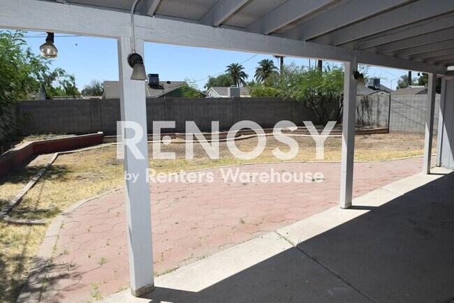 Building Photo - Updated 3 Br 2 Ba 1 Cg Home Near Camelback and 3rd Ave in Central Phoenix