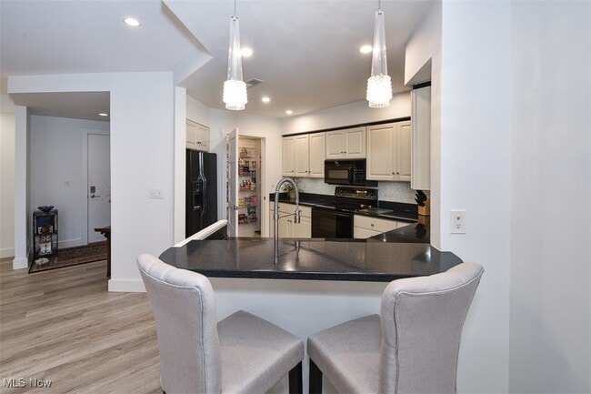 Building Photo - 19000 Lake Rd