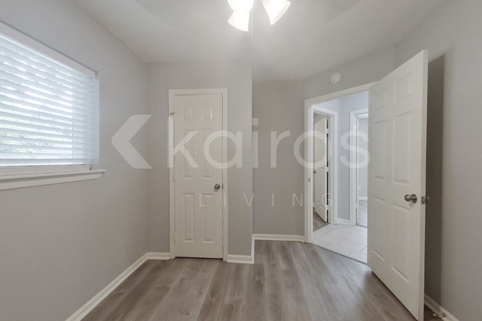 Building Photo - 4535 Sloangate Dr