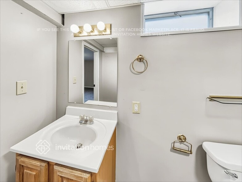 Building Photo - 224 Oak Park Dr NE