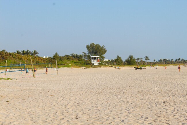Building Photo - 1616 Ocean Dr
