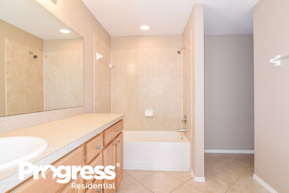 Building Photo - 1816 Forest Hill Dr