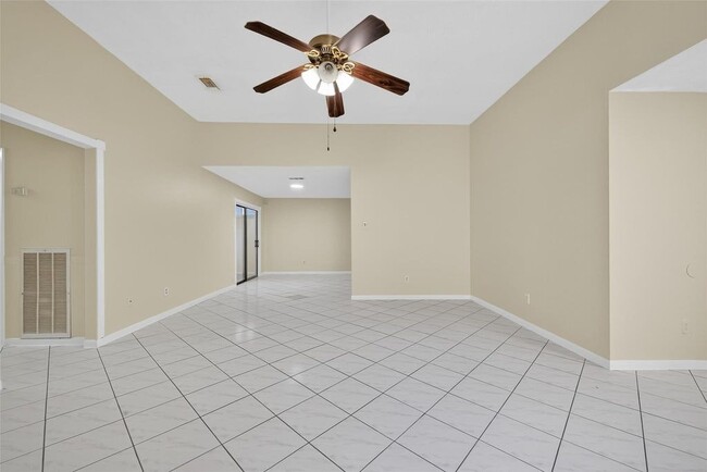 Building Photo - 6415 Grandvale Dr