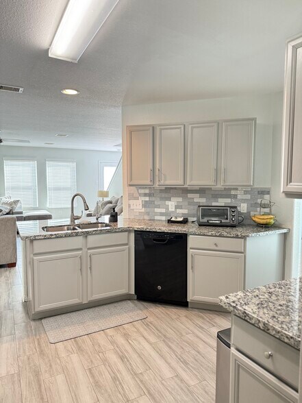 Building Photo - 3151 Upland Spring Trce
