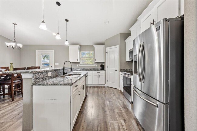 Building Photo - 5424 Maverick Ln