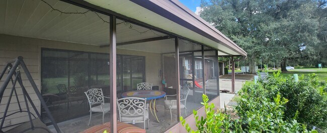 Building Photo - 35138 Whispering Oaks Blvd