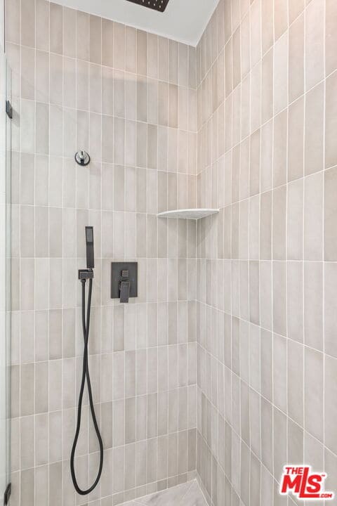 Building Photo - 1107 S St Andrews Pl