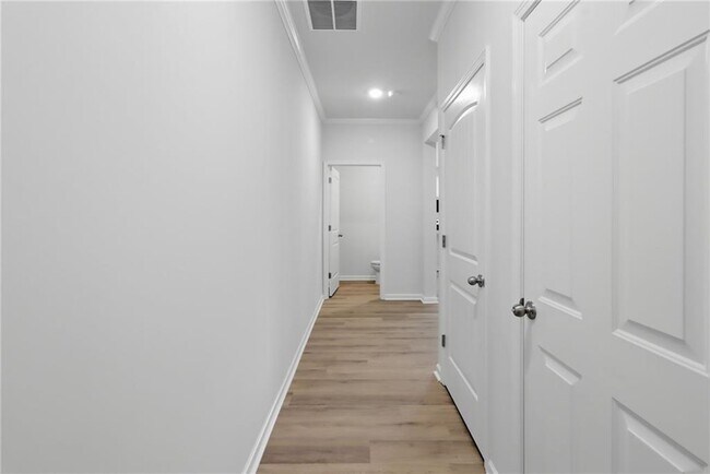 Building Photo - 21 Berryville Dr