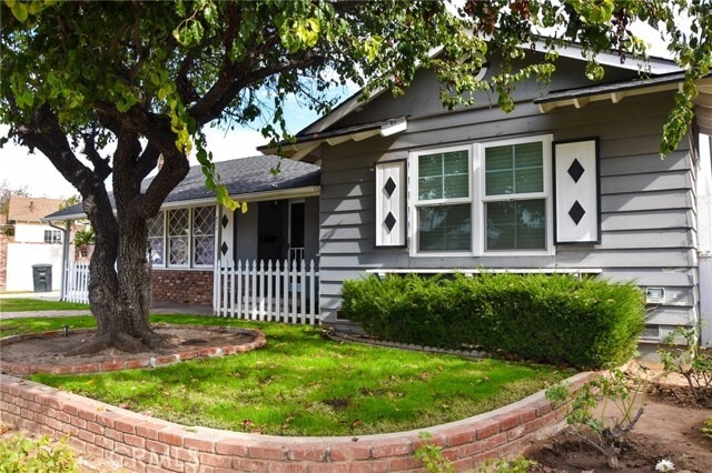 Building Photo - 421 N Park Ln