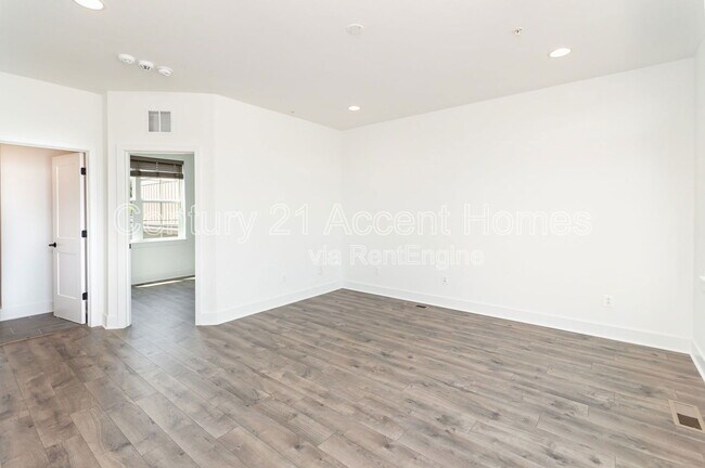 Building Photo - 7371 Old Airfield Ln