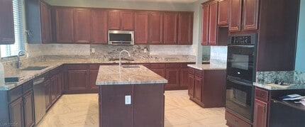 Building Photo - 30 Purple Lilly Ct