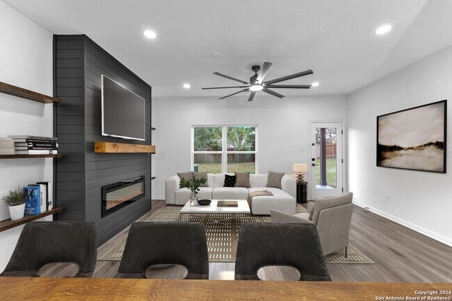 Building Photo - 8030 Bluewater Cove
