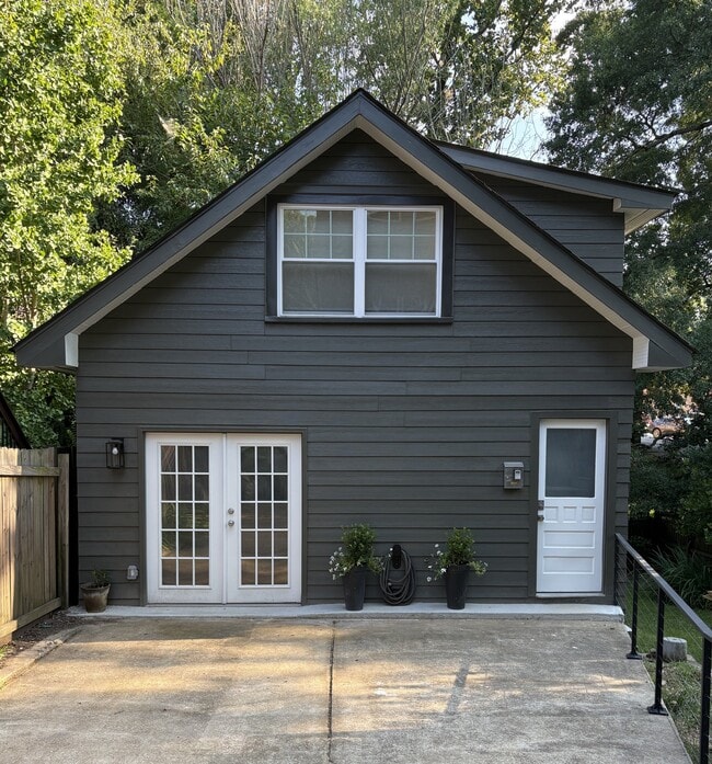 Building Photo - 1151 Rosedale Dr NE