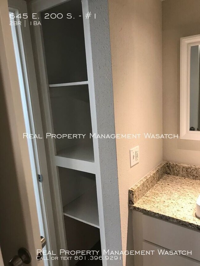 Building Photo - Move In Special $600 Off First Months Rent!