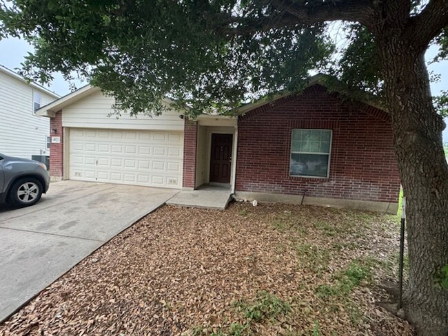 Primary Photo - Nice 3 bedroom 2 Bath One Story Home