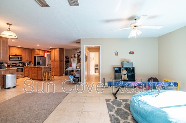 Building Photo - 915 Woodleaf Way