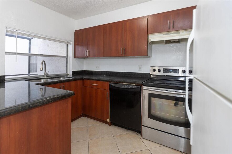 Building Photo - 4415 Treehouse Ln