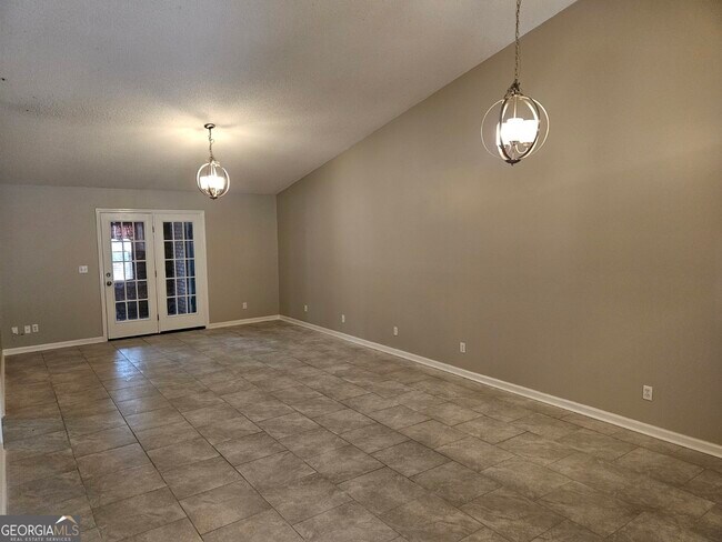 Building Photo - 189 E Lakemont Dr