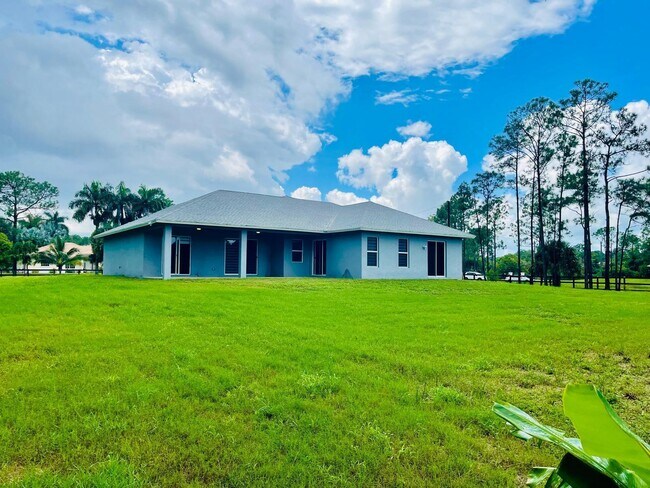Building Photo - 17225 78th Rd N