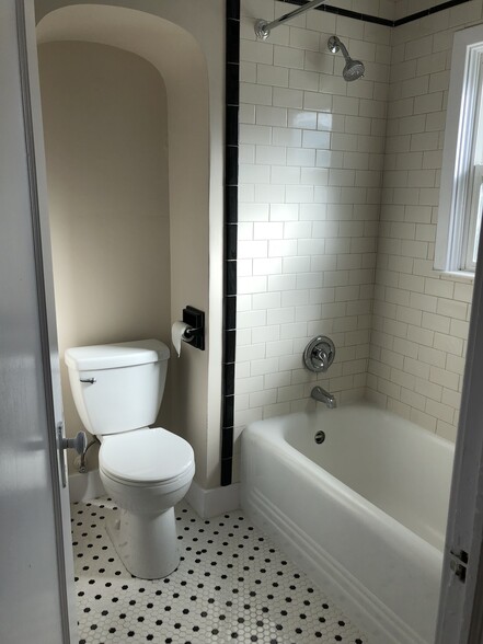 Bathroom - 1383 Gordon Ave