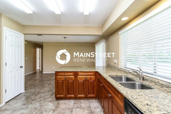 Building Photo - 3 Bedroom Pet-Friendly Home in North Port, FL with Main Street Renewal