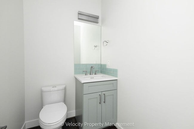 Building Photo - Stunning Home in Eagle Crest Resort Commun...
