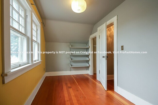 Building Photo - 4626 NE 29th Ave