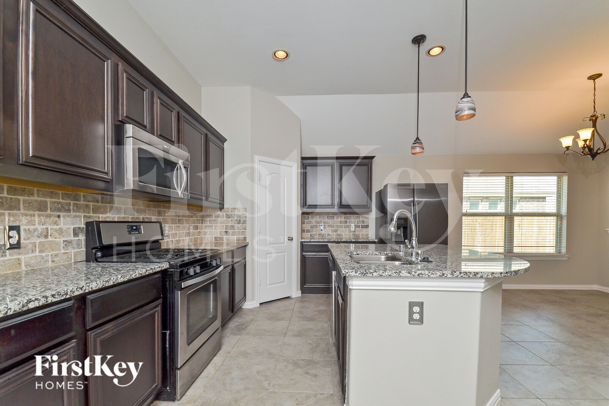 Building Photo - 1413 Heather Ln